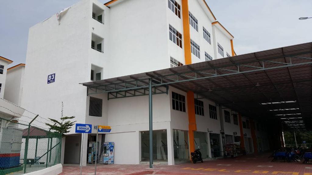 Bistari Homestay Parit Raja Uthm Exterior foto